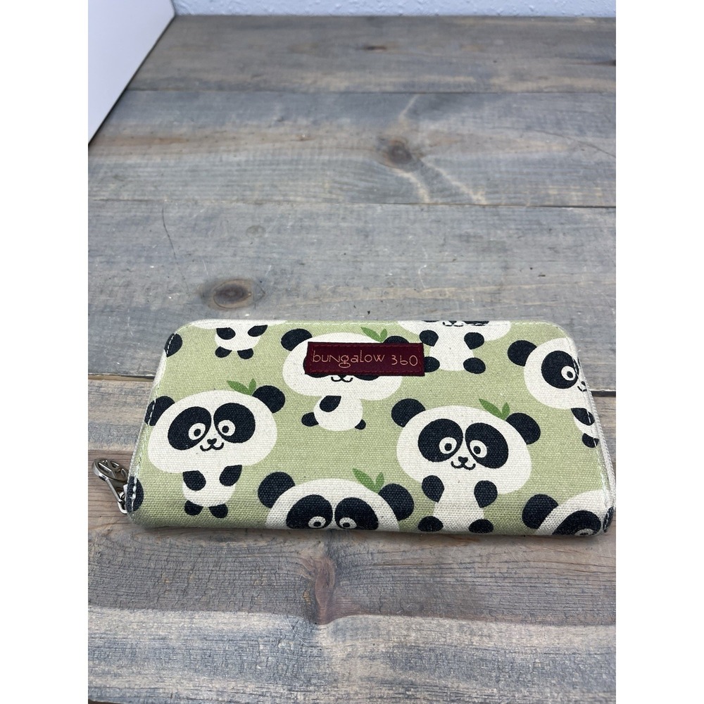 Bungalow 360 Panda‎ Print Green Canvas Wallet zippered